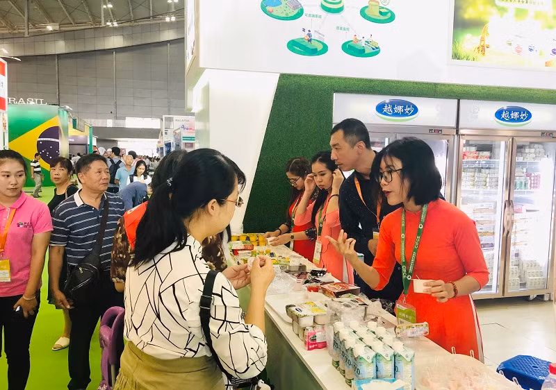 Vinamilk xuất khẩu sữa hạt và sữa đặc sang Trung Quốc -0