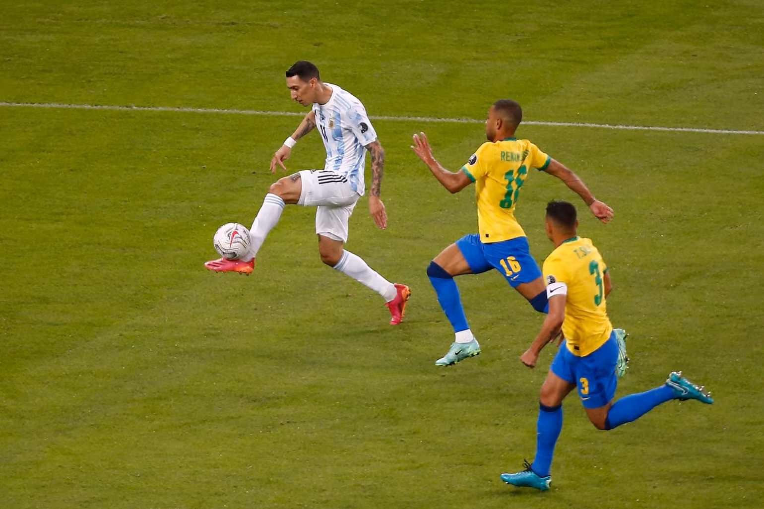 Hết hiệp 1: Brazil 0 - 1 Argentina (cập nhật) -0