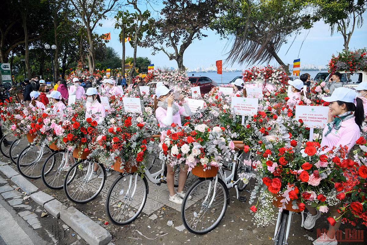 Thị trường quà tặng Valentine 2022: Đa dạng sản phẩm, mua sắm online lên ngôi -0