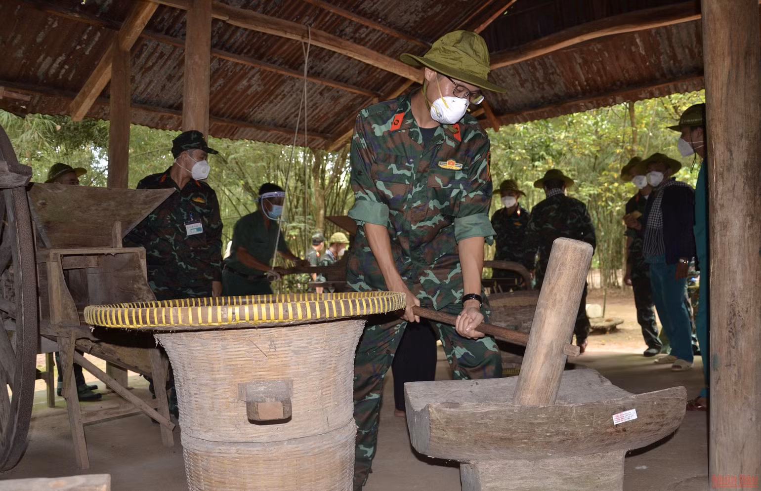 Về vùng đất thép Củ Chi -0