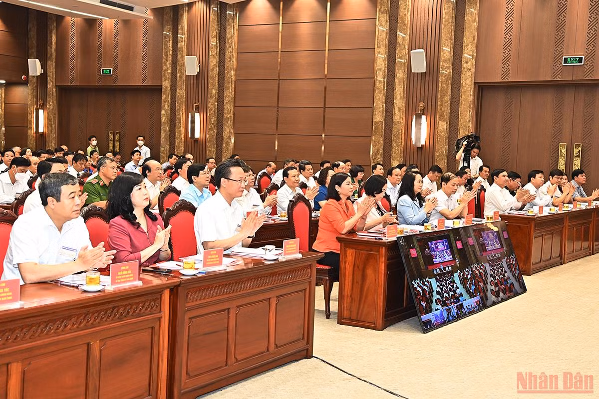 Hội nghị triển khai Nghị quyết của Bộ Chính trị về phát triển Thủ đô Hà Nội -4