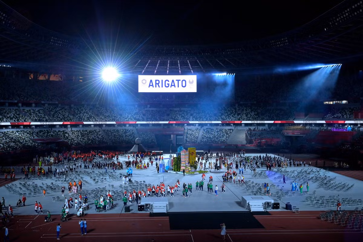 Rực rỡ sắc màu lễ bế mạc Paralympic Tokyo 2020 -0