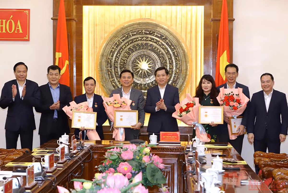 Cùng chăm lo phát triển tổ chức đảng, đoàn thể trong doanh nghiệp -0