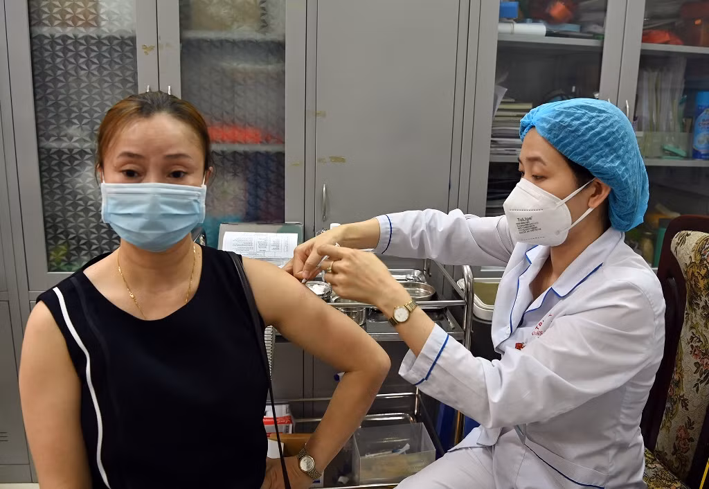 Triển khai tiêm vaccine phòng Covid-19 trên diện rộng tại Hà Nội -0