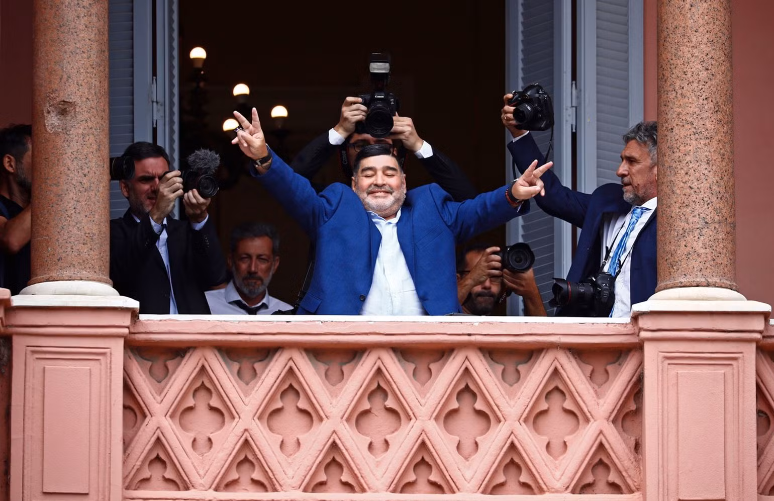 Cuộc đời và sự nghiệp của huyền thoại Maradona qua ảnh -0