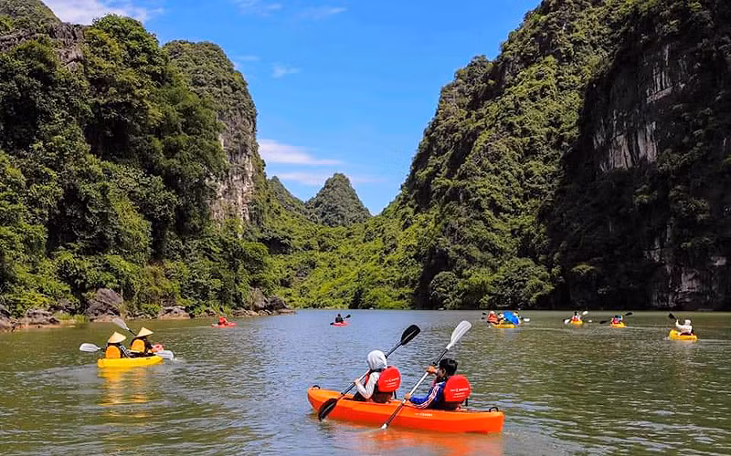 Chèo thuyền kayak ngắm cảnh Tràng An -0