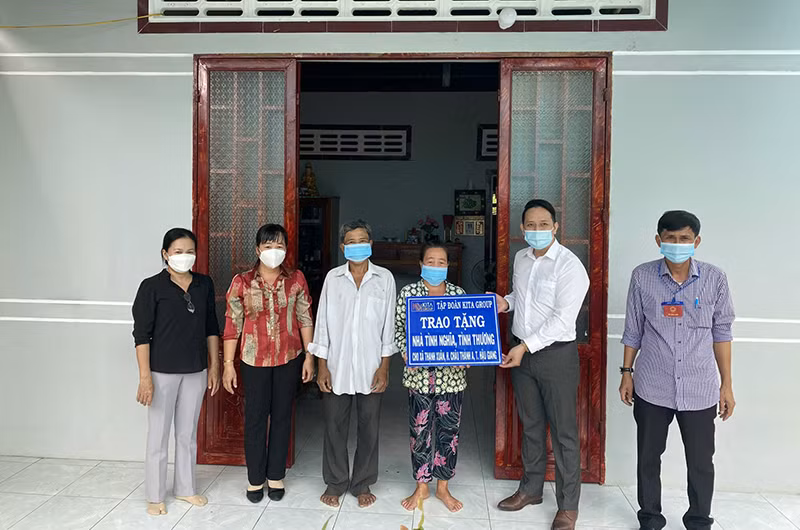 Khánh thành 5 cầu nông thôn và bàn giao 12 căn nhà tình thương ở Hậu Giang -0