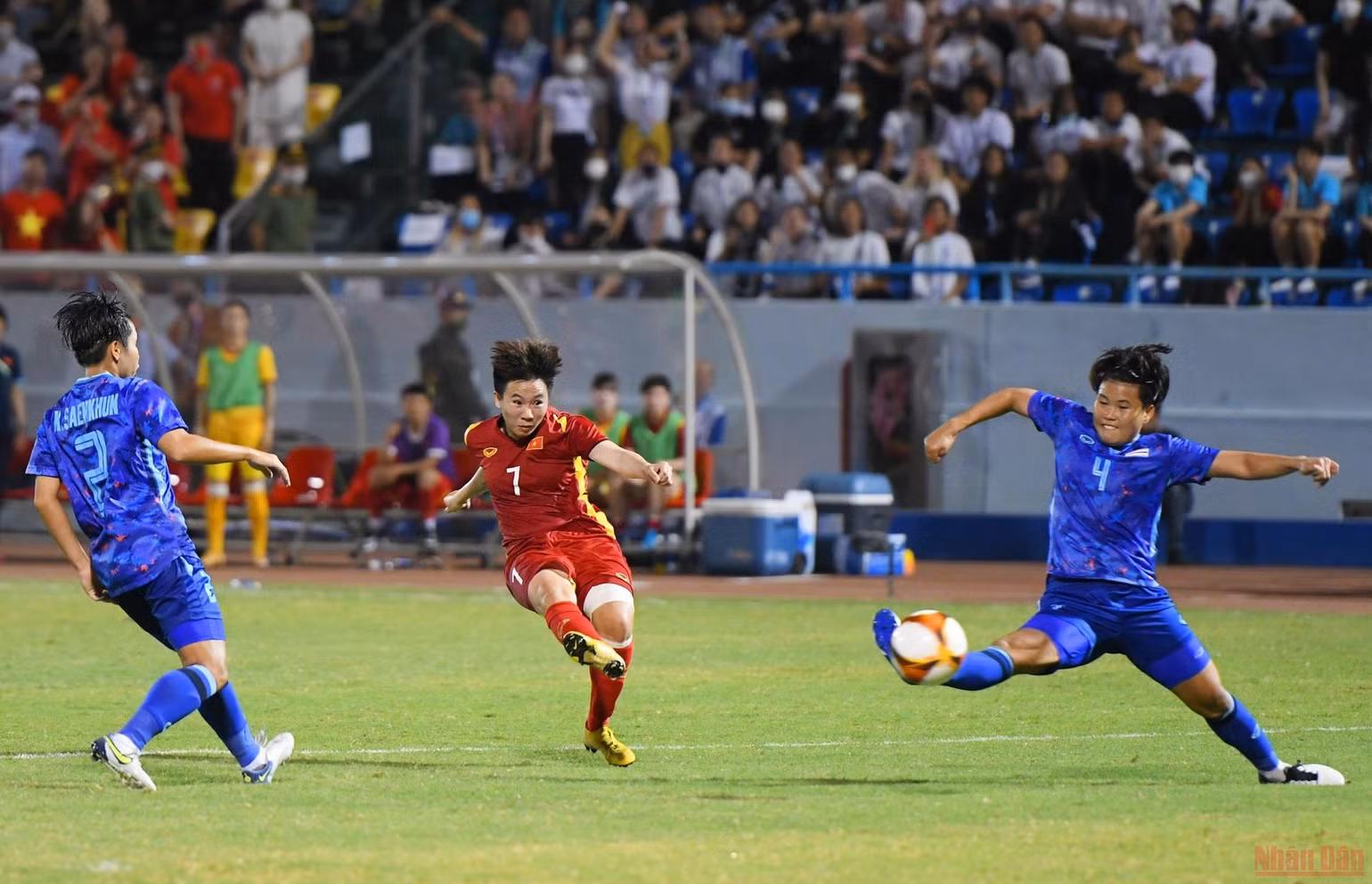 Thắng thuyết phục Thái Lan, tuyển Việt Nam giành Huy chương Vàng bóng đá nữ SEA Games -1