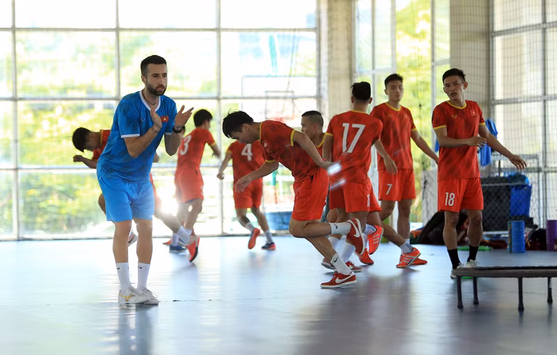 Chuẩn bị đá World Cup, ĐT futsal Việt Nam nỗ lực 