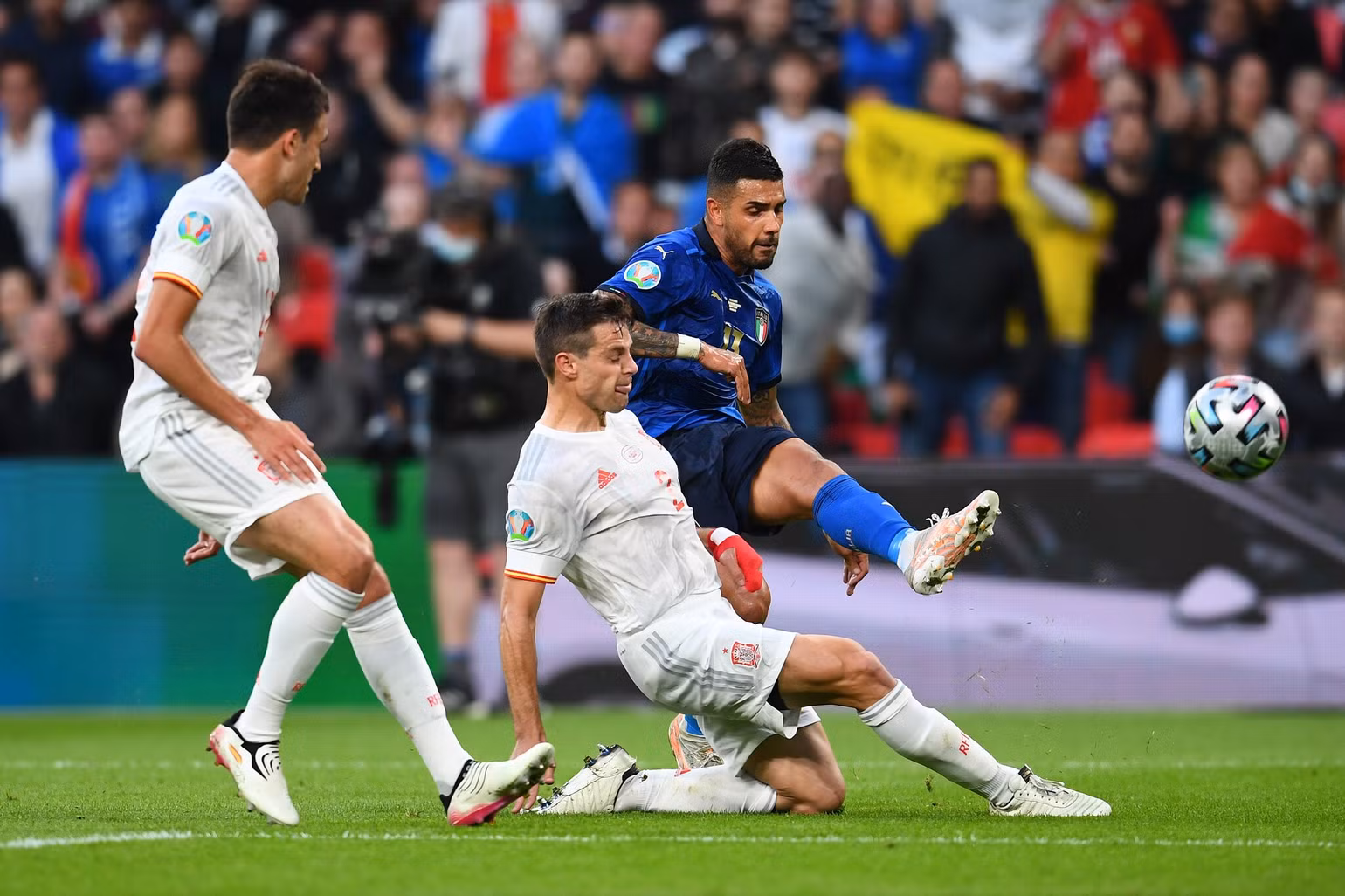 Thắng kịch tính luân lưu, Italia vào chung kết EURO 2020 -0