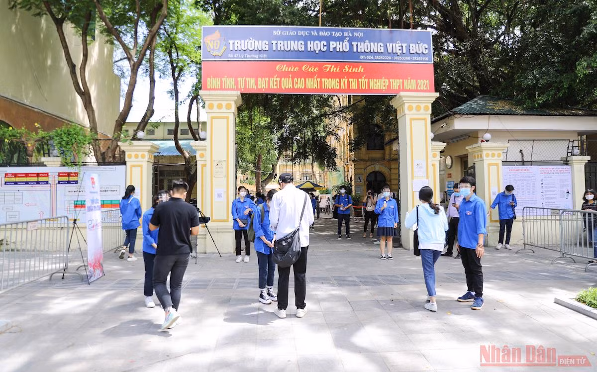Thí sinh sẵn sàng bước vào ngày thi chính thức -0