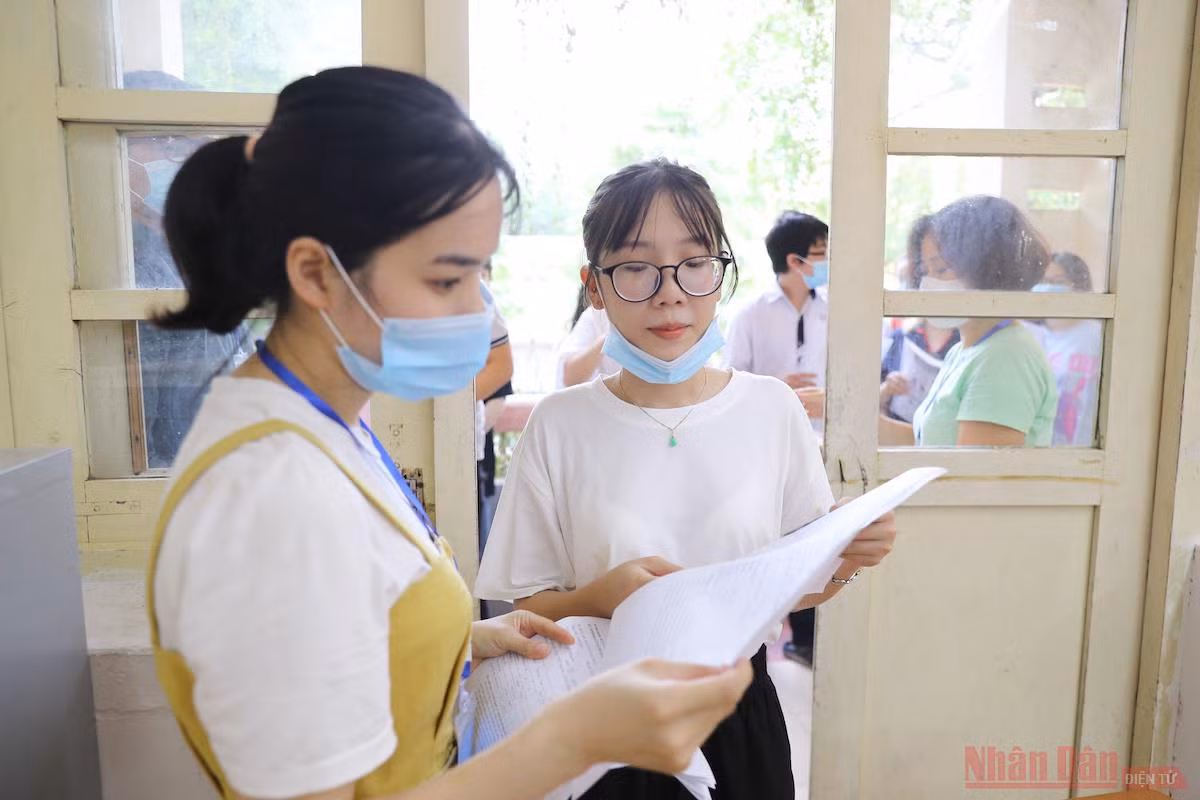 Thí sinh sẵn sàng bước vào ngày thi chính thức -0
