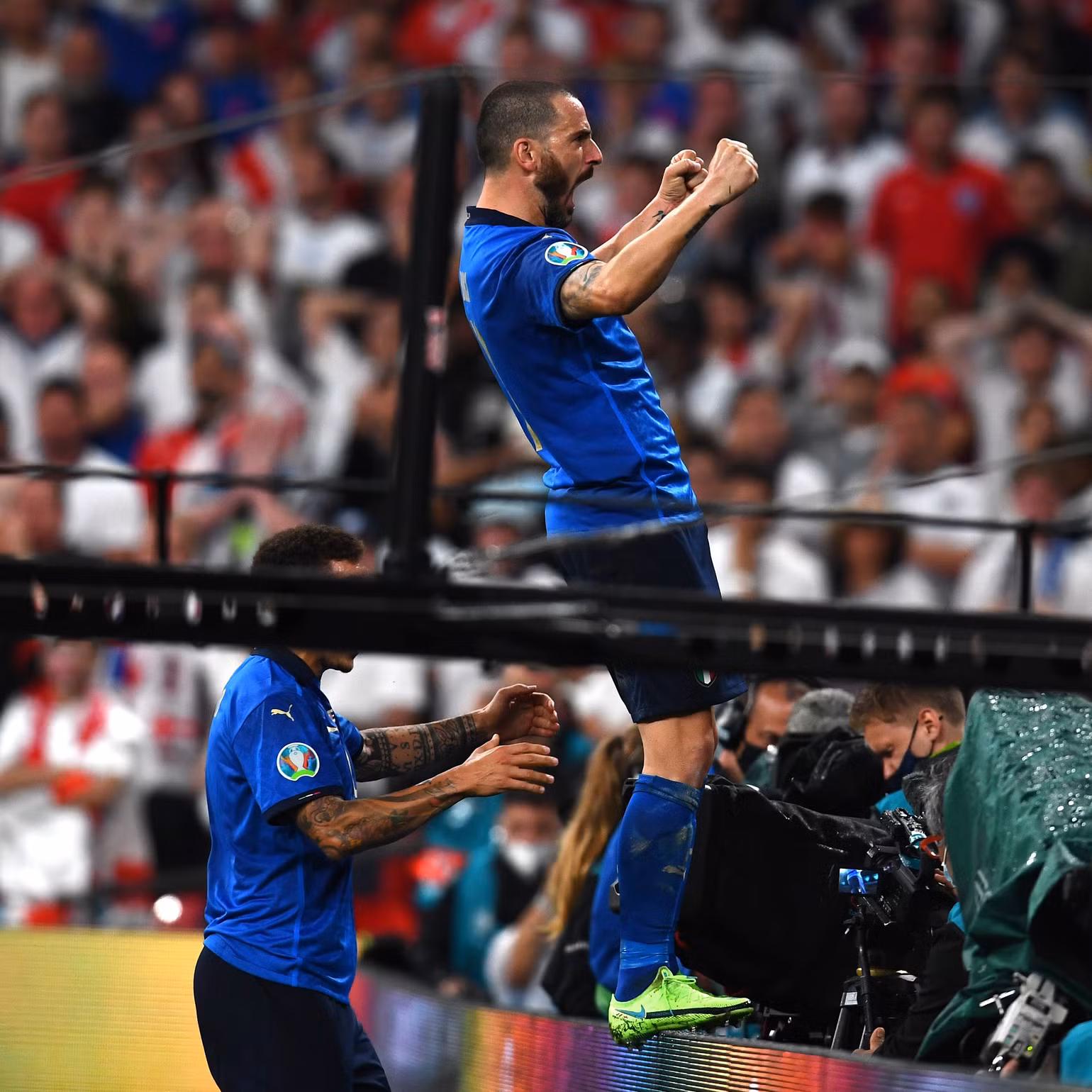 Thắng kịch tính trên chấm luân lưu, Italia vô địch EURO 2020 -0