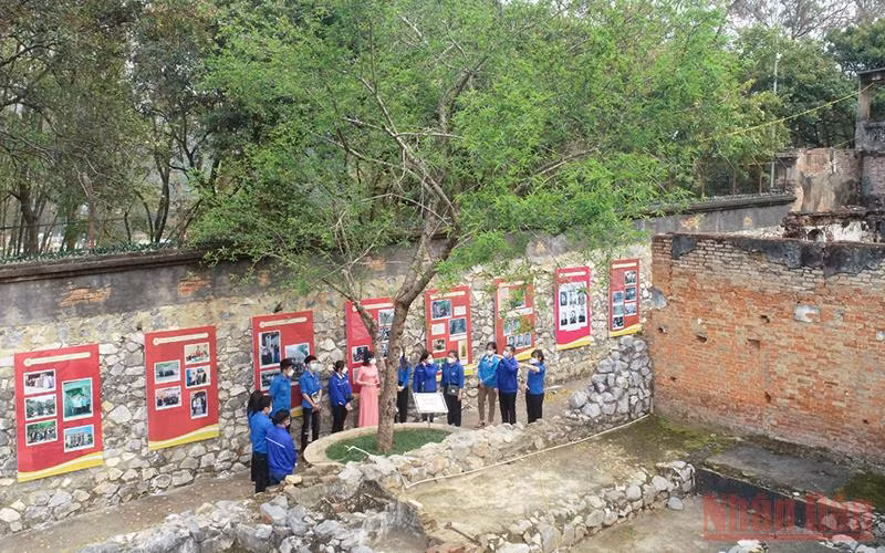 Triển lãm “Tinh thần Tô Hiệu” tại di tích Nhà tù Sơn La -0