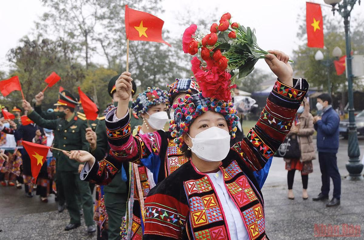 Chủ tịch nước Nguyễn Xuân Phúc dự Ngày hội “Sắc Xuân trên mọi miền Tổ quốc” năm 2022 -0