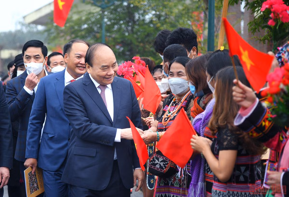 Chủ tịch nước Nguyễn Xuân Phúc dự Ngày hội “Sắc Xuân trên mọi miền Tổ quốc” năm 2022 -0