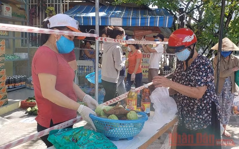 Quầy hàng 0 đồng - tình người giữa mùa dịch -0
