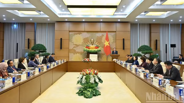 Quang cảnh cuộc tiếp tại Nhà Quốc hội. (Ảnh: THỦY NGUYÊN)