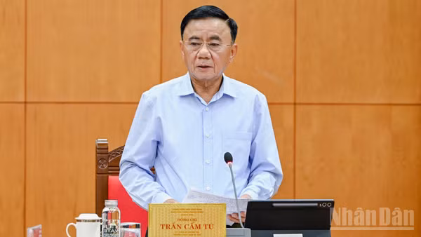 Đồng chí Trần Cẩm Tú, Ủy viên Bộ Chính trị, Thường trực Ban Bí thư đã ký ban hành Chỉ thị số 15-CT/TW. (Ảnh: DUY LINH)