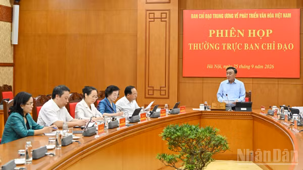 Thường trực Ban Bí thư Trần Cẩm Tú phát biểu tại Phiên họp Thường trực Ban Chỉ đạo Trung ương về phát triển văn hóa Việt Nam.
