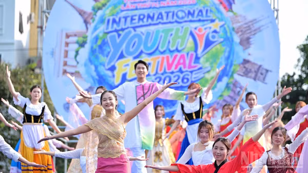 Sắc màu hội nhập rực rỡ tại Hà Nội trong khuôn khổ Festival Thanh niên quốc tế lần thứ 4-năm 2026. (Ảnh: LINH PHAN)