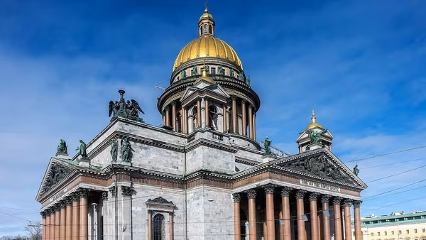 Nhà thờ Thánh Isaac được coi là biểu tượng khải hoàn của Saint Petersburg. (Ảnh: THÙY VÂN)