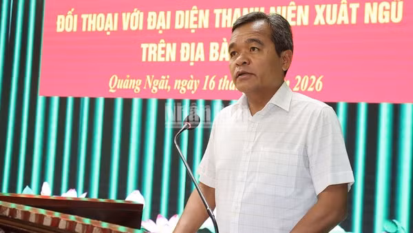 Đồng chí Hồ Văn Niên, Ủy viên Trung ương Đảng, Bí thư Tỉnh ủy Quảng Ngãi, phát biểu kết luận hội nghị đối thoại.