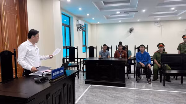 Trợ giúp viên pháp lý Trung tâm Trợ giúp pháp lý tỉnh Sơn La tham gia bào chữa tại tòa án. (Ảnh: TL)