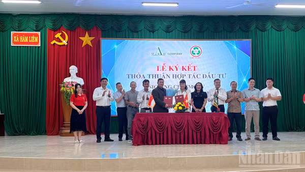 Doanh nghiệp ký kết hợp tác đầu tư. (Ảnh: THANH HẢI)