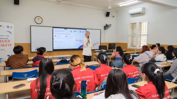Các hoạt động trực tiếp trong khuôn khổ dự án diễn ra từ ngày 6-16/10 tại các trường phổ thông và đại học hàng đầu của Việt Nam. (Ảnh: XUÂN HƯNG)