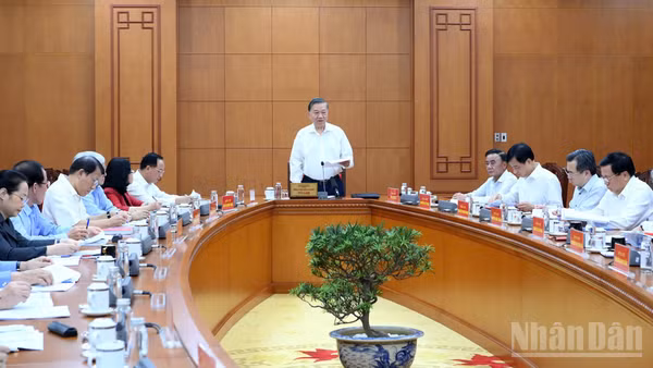 Tổng Bí thư, Chủ tịch nước Tô Lâm chủ trì cuộc làm việc với Ban Tuyên giáo Trung ương. (Ảnh: ĐĂNG KHOA)