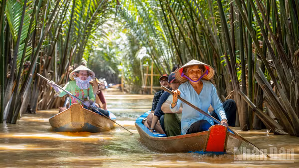 Với sự kết hợp hài hòa giữa cảnh quan thiên nhiên cùng các hoạt động trải nghiệm thú vị, Thới Sơn trở thành một biểu tượng du lịch của Đồng Tháp nói riêng và miền Tây Nam bộ nói chung. 