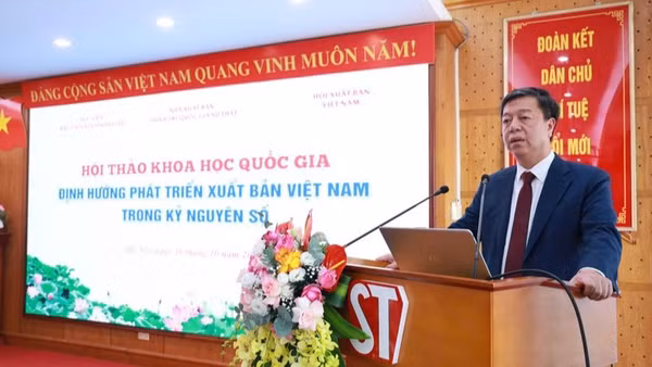 Phó Giáo sư, Tiến sĩ Vũ Trọng Lâm, Giám đốc-Tổng Biên tập Nhà xuất bản Chính trị quốc gia Sự thật. (Ảnh: TUỆ LÂM)