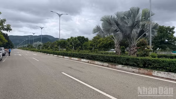 Dự án đường đi qua xã Hàm Tân chậm tiến độ. (Ảnh: THANH HẢI)