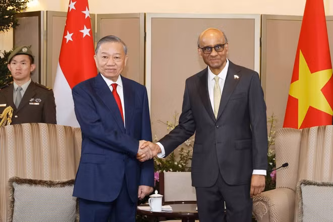 Tổng Bí thư, Chủ tịch nước Tô Lâm và Tổng thống Singapore Tharman Shanmugaratnam. (Ảnh: Thống Nhất/TTXVN)