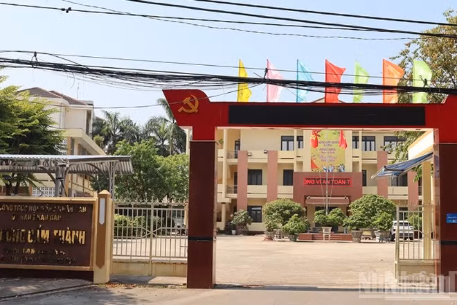 Ủy ban nhân dân phường Cẩm Thành - một trong 16 xã, phường bị phê bình vì chưa giải ngân kế hoạch vốn đầu tư công năm 2026.