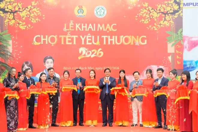 Khai mạc phiên chợ giàu ý nghĩa nhân văn.