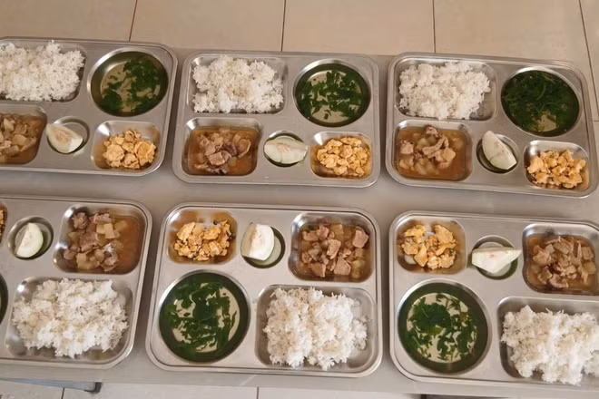 Suất ăn ngày 13/10/2026 của Trường tiểu học Lập Thạch. (Ảnh: Nhà trường cung cấp)