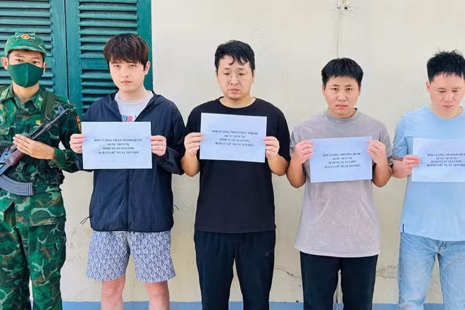 Các đối tượng người nước ngoài nhập cảnh trái phép bị lực lượng chức năng tỉnh Quảng Trị bắt giữ. (Ảnh: HP)