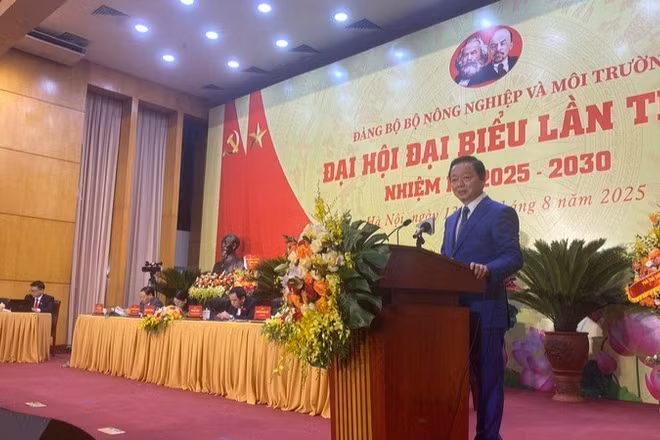 Phó Thủ tướng Chính phủ Trần Hồng Hà phát biểu ý kiến chỉ đạo Đại hội.