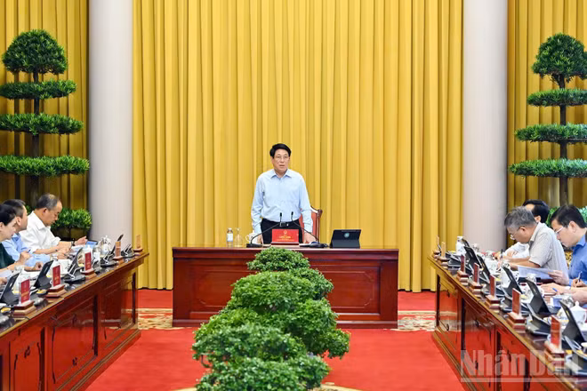 Chủ tịch nước làm việc với Văn phòng Chủ tịch nước về nhiệm vụ trọng tâm tháng 10/2025. (Ảnh: THỦY NGUYÊN)