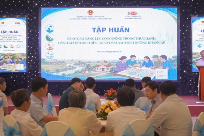 Hội nghị tập huấn “Nâng cao năng lực cộng đồng trong thực hành đánh giá rủi ro thiên tai và bảo đảm dinh dưỡng khẩn cấp” tại tỉnh Đắk Lắk.