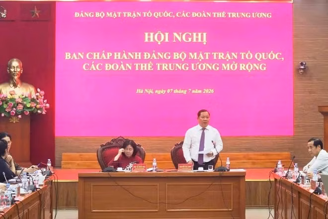 Hội nghị Ban Chấp hành Đảng bộ Mặt trận Tổ quốc, các đoàn thể Trung ương mở rộng sơ kết công tác 6 tháng đầu năm, triển khai nhiệm vụ 6 tháng cuối năm. (Ảnh: Phúc Hằng/TTXVN)