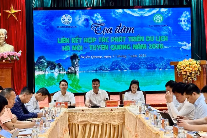 Tọa đàm “Liên kết hợp tác phát triển du lịch Hà Nội-Tuyên Quang năm 2026”.