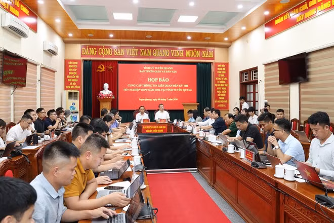Ban Tuyên giáo và Dân vận Tỉnh ủy Tuyên Quang tổ chức họp báo cung cấp thông tin liên quan kỳ thi tốt nghiệp trung học phổ thông năm 2026 tại Tuyên Quang.