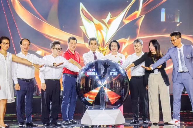 Lễ khai mạc Giải Thể thao điện tử quốc tế Esports Grand Championship 2026 diễn ra sáng 9/7, tại Hà Nội.