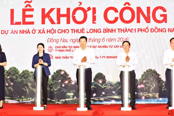 Lãnh đạo thành phố Đồng Nai thực hiện nghi thức khởi công Dự án nhà ở xã hội cho thuê Long Bình.