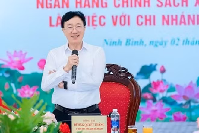 Tổng Giám đốc Ngân hàng Chính sách xã hội Dương Quyết Thắng chủ trì buổi làm việc với chi nhánh Ngân hàng Chính sách xã hội tỉnh Ninh Bình.