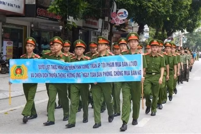 Chiến dịch truyền thông hưởng ứng “Ngày toàn dân phòng chống mua bán người”.