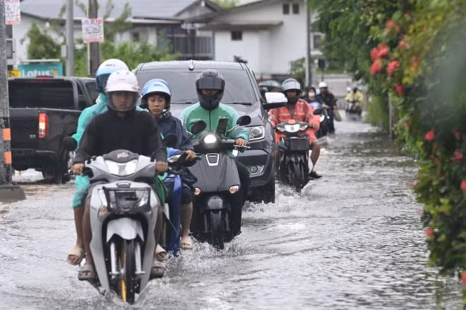 Ngập sâu tại thủ đô Bangkok, Thái Lan do mưa lớn ngày 26/9/2026. (Ảnh: Tân Hoa xã)
